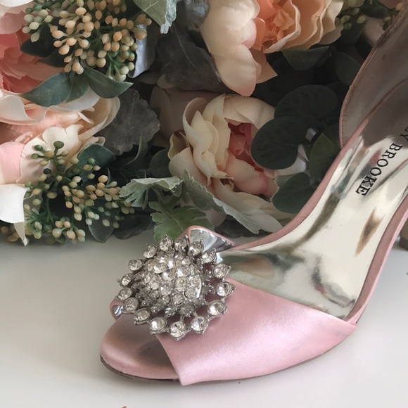 Audrey Brooke embellished satin pump - Picture 4 of 8